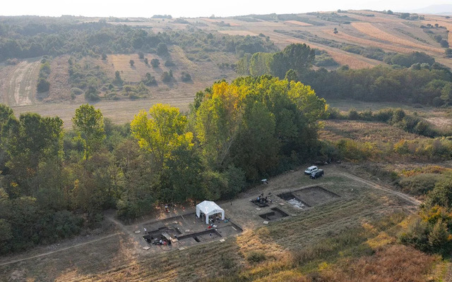 A glimpse of the active 2024 excavations at Svinjarička Čuka showcases the dedication to uncovering Serbia’s Neolithic heritage.