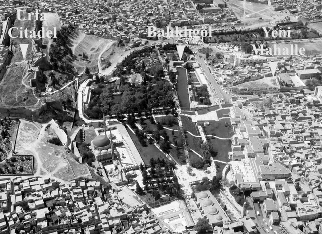 Aerial view of Şanlıurfa showing the Balıklıgöl area, Yeni Mahalle, and Urfa Citadel, key locations for archaeological discoveries.