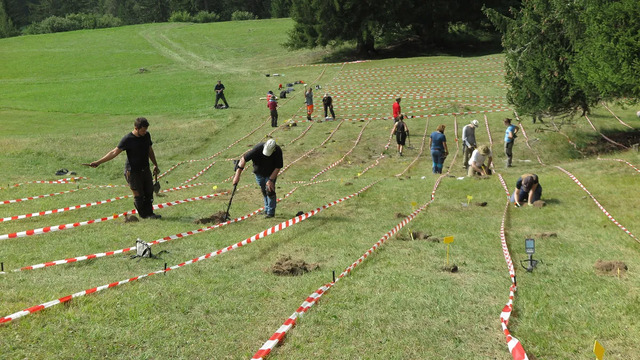 A team of 30 archaeologists from the Graubünden canton service and the University of Basel conducted the September 2021 excavation near Tiefencastel, uncovering critical evidence.