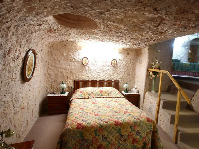 Faye’s Underground Home: A testament to ingenuity and resilience in Coober Pedy.