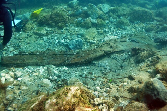 Fragments of the ship's wooden planks preserved underwater, providing valuable data on ancient shipbuilding methods.