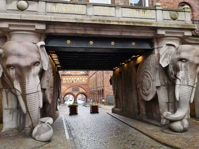 In 1901, the Elephant Gate was constructed as part of the new brewery buildings.