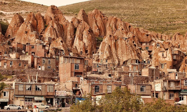 Nestled in the slopes of the Sahand mountains in northwestern Iran, Kandovan Village stands as a marvel of human ingenuity and resilience.