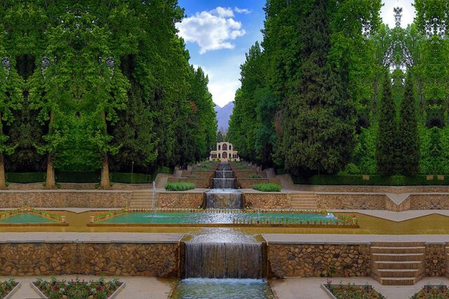 One of the most striking aspects of Shahzadeh Mahan Garden is its tiered design, which ingeniously integrates natural elements with architectural brilliance. 