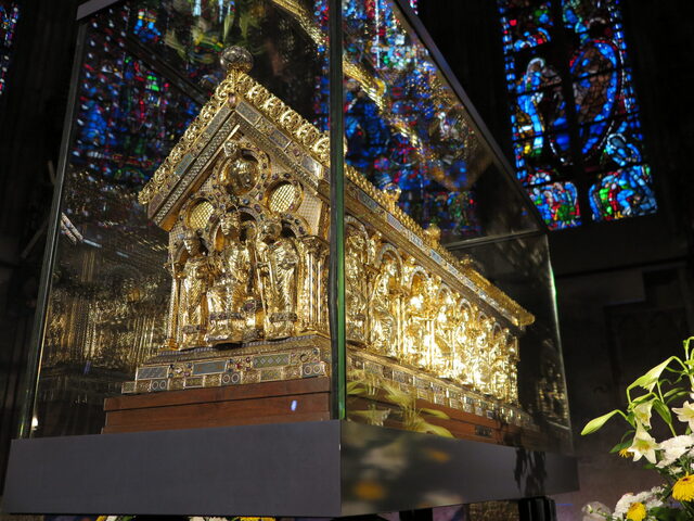 Charlemagne's Karlsschrein (shrine) at Aachen Cathedral, where his body was reinterred in 1215, wrapped in the same silk used for the Westminster Abbey seal bag.