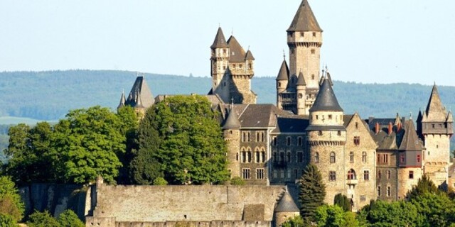 Schloss Braunfels traces its origins back to the 13th century, when it was first constructed as a defensive stronghold