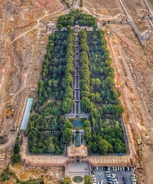 Shahzadeh Mahan Garden: A Timeless Oasis in the Desert