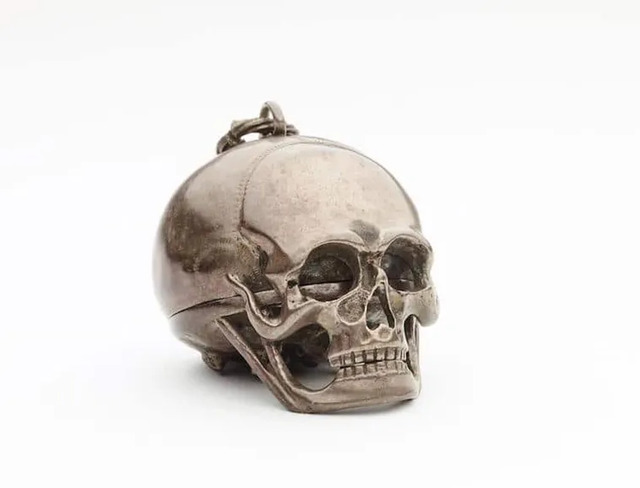 Skull watches were masterpieces of artistic and mechanical ingenuity. 