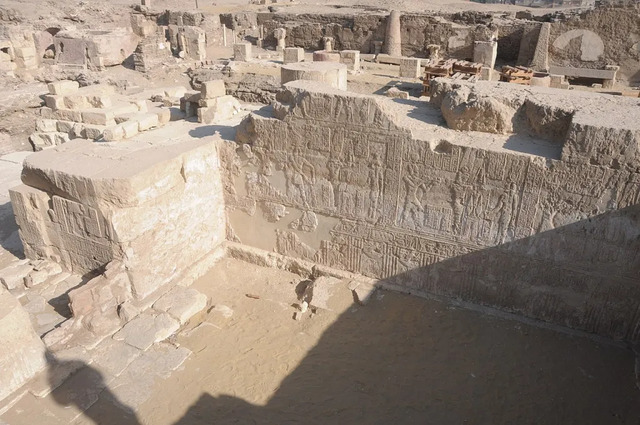 Spanning an impressive 74 acres, the Athribis site is a treasure trove of history, featuring temples, ancient settlements, necropolises, and quarries.