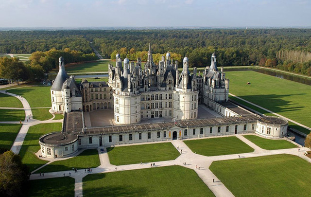 The Château de Chambord in France’s Loire Valley, home to Leonardo da Vinci’s ingenious double-helix "DNA Staircase."