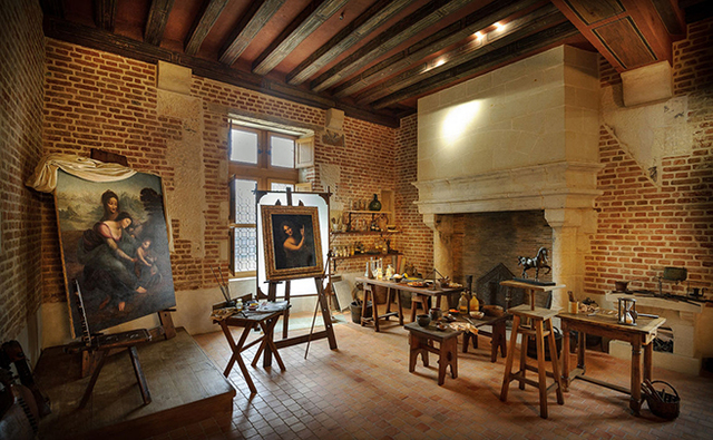 Step into Leonardo da Vinci’s private studio at the Château du Clos Lucé, where innovation came to life.