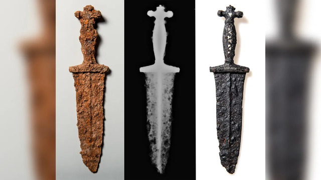 The dagger dates to the first half of the first century B.C., reflecting the ornate weapons commonly carried by Roman legionaries, often housed in decorative scabbards.