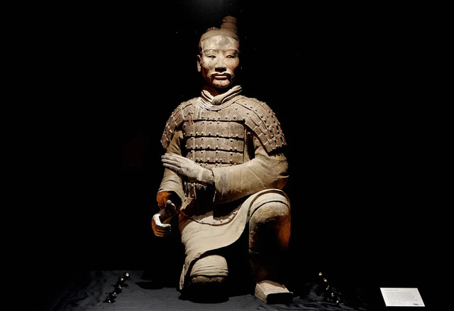 The iconic kneeling archer, a centerpiece of the terra-cotta warriors, proudly displayed during the 2007 British Museum exhibition.