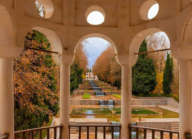 The roots of Shahzadeh Mahan Garden trace back to the Qajar era when it was first envisioned as a reflection of the Persian ideal of paradise