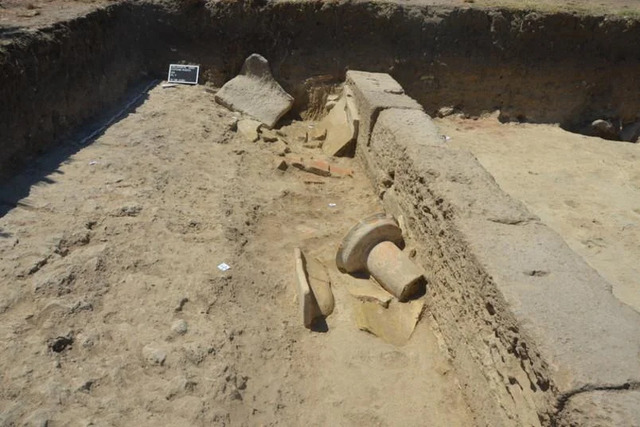 The excavation site at Selinunte’s harbor precinct where the marble lion’s head gargoyle and other architectural remnants were discovered, adding to the rich historical narrative of the ancient city. (Credit: Selinunte Project Ruhr University Bochum, Axel Miß)