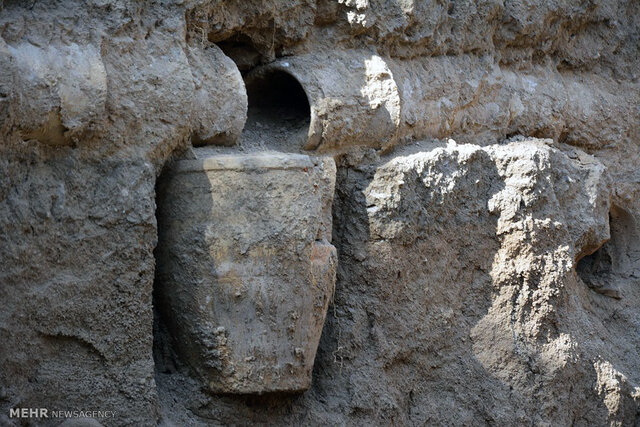 A large pottery vessel integrated into the aqueduct system for filtration and water purification, demonstrating ingenuity in resource management. (Credit: Mehr News Agency)