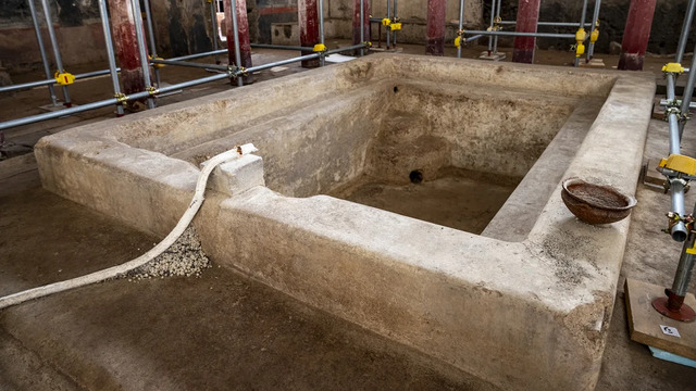 A luxurious bath discovered within the spa complex of a private residence in Pompeii offers a glimpse into ancient Roman indulgence. (Credit: MIC-Parco Archeologico di Pompei)