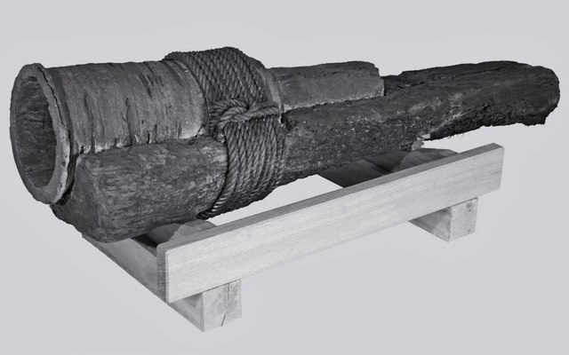 A preserved wrought-iron cannon from the Zeebrugge wreck, providing a glimpse into medieval maritime warfare technology. (Credit: Hans Denis, Flanders Heritage Agency)