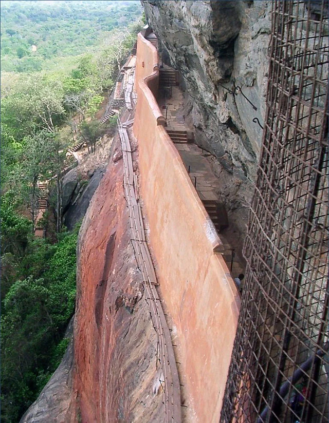 A section of the Mirror Wall, a path along Sigiriya’s cliff edge, where ancient frescoes and inscriptions reveal the artistic and cultural heritage of the site.