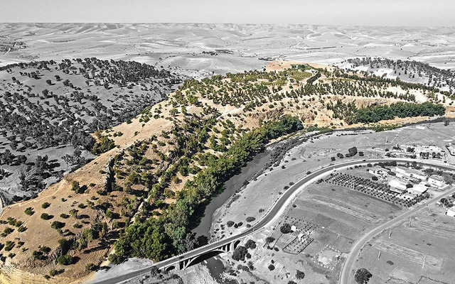 A view of the Oued Beht ridge and river captured from the southeast, highlighting its natural and archaeological significance. (Credit: Toby Wilkinson/C, Broodbank et al., Antiquity 2024)