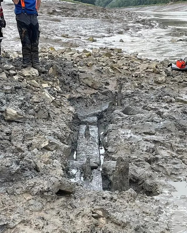 An ancient Roman bridge, believed to be 2,000 years old, has been discovered remarkably preserved in mud within the River Wye near Chepstow.