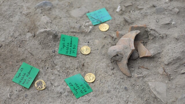 Archaeologists unearthed five exquisite gold coins adorned with the image of the Carthaginian goddess of fertility and motherhood. (Image credit: Tunisia's Ministry of Cultural Affairs)