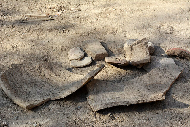 Broken pottery fragments found during the excavation, which were likely part of the ancient water purification or storage system. (Credit: Mehr News Agency)