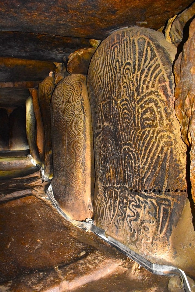 Carved stones within the Gavrinis passage tomb reveal a treasure trove of Neolithic craftsmanship. (Photo Zulfiqar Ali Kalhoro)