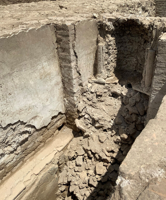 Excavation site in Ostia Antica’s Forum of Porta Marina, revealing ancient architectural remains and layers of Roman history. This area played a central role in Ostia’s civic and administrative life.