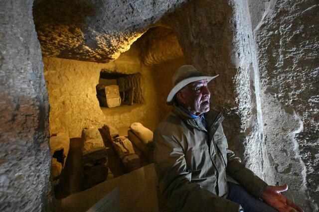 Egyptian archaeologist Zahi Hawass discusses the discovery of 17th dynasty burial shafts and coffins during a media event at Queen Hatshepsut’s Valley Temple in Luxor. (REUTERS/Sayed Sheashaa)