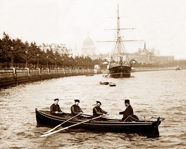 Established in the early 19th century, the Thames Police patrolled the river in rowboats, tackling rampant looting and smuggling during a turbulent era. (KGPA Ltd / Alamy Stock Photo)