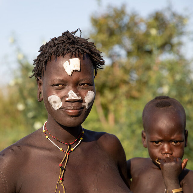 Ethiopian Omo Valley tribes people can choose not to wear lip plates (Credit: Jayne Mclean) 