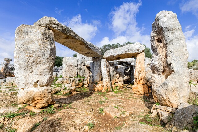 Exploring Torre d’en Galmés: Unveiling the Mysteries of Minorca’s Largest Talayotic Settlement