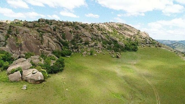 High atop the Sibebe Pluton stands the Sibebe site, where ochre from the Lion Cavern was put to use some 43,000 years ago.