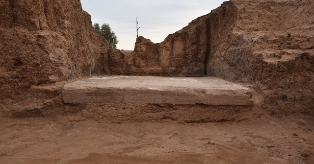 In Iraq, archaeologists uncovered a 2,600-year-old temple revealing ancient shrines, a stone monument, and inscribed tablets—offering a glimpse into a distant past.