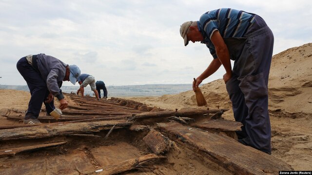 Team member Mladen Jovicic noted the challenge of moving the 13-meter hull without causing damage, given its fragile condition.