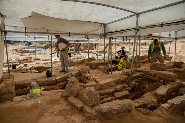 Technicians and engineers diligently work at the Roman cemetery site northwest of Gaza, uncovering its historical treasures. (Credit: Abdelhakim Abu Riash/Al Jazeera)