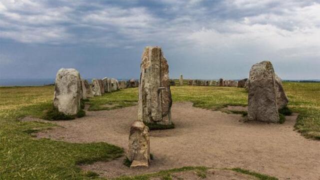 The Ales Stenar stones are believed to have a celestial alignment, adding to their mystery. (David Lennartsson / CC BY-SA 3.0)