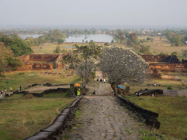 The ruins of Vat Phou Temple stand as a testament to the rich cultural and spiritual legacy of the region. (Credit: Pierre André Leclercq / CC BY-SA 4.0)