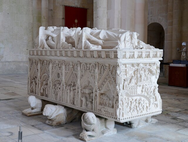 The tomb of Inês de Castro, adorned with detailed Gothic sculptures, telling the story of her tragic romance with King Pedro I.