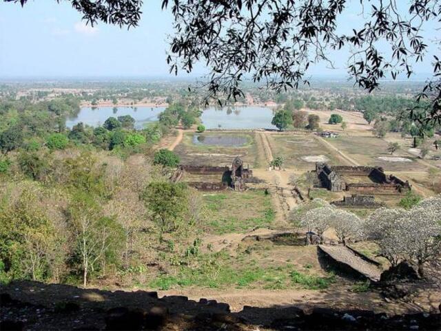 The two barays (upper left) mark the beginning of the sacred approach to the Vat Phou Temple in Laos, reflecting its spiritual and architectural significance. (Credit: Michael Gunther / CC BY-SA 4.0)