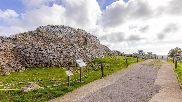 Torre d’en Galmés emerged during the Iron Age, around 1700–1400 BC, and its strategic location on a hill made it a central hub of activity