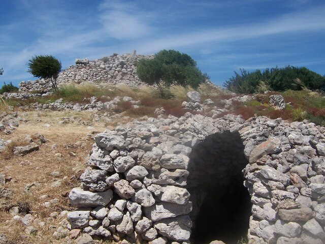 Torre d’en Galmés, with a talayot towering overhead