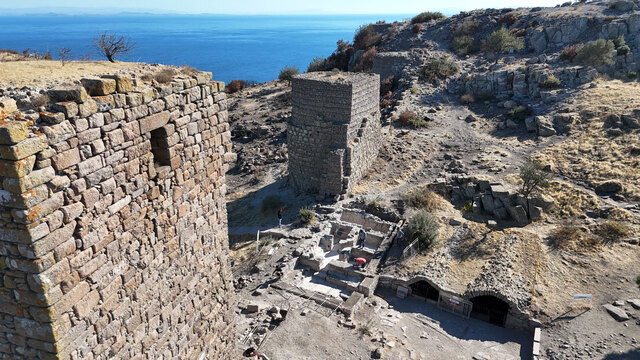 Unearthing History: A 14th-Century Ottoman Bath Discovered in Assos, Türkiye