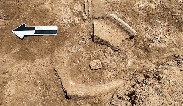 Among the findings at Kurd Qaburstan’s Middle Bronze Age site in northeast Iraq is one of three clay cuneiform tablets, discovered in a debris-filled corridor of the lower-town palace. Preliminary interpretations hint at dramatic events, possibly involving ancient warfare. (Photo courtesy of Tiffany Earley-Spadoni)